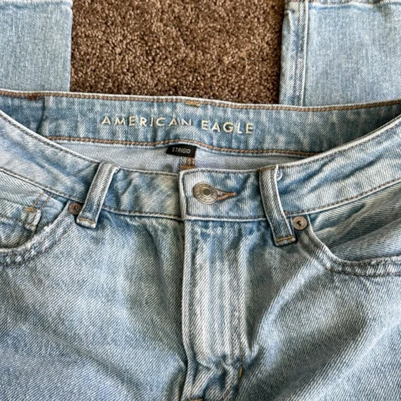 American Eagle Outfitters Mom Jeans - Size 4 Regular - Picture 3 of 5